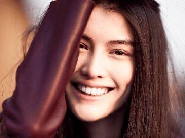 何穗最新爆料视频大全,揭秘时尚界女神的私生活与时尚秘籍